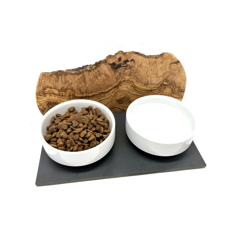 elegante Futterstation Cats only DUO MOUNTAIN aus Olivenholz auf schwarzer Platt mit 2 Porzellanschüsseln à 0,4l: 100% Natur, exclusiv, langlebig, leicht zu reinigen.